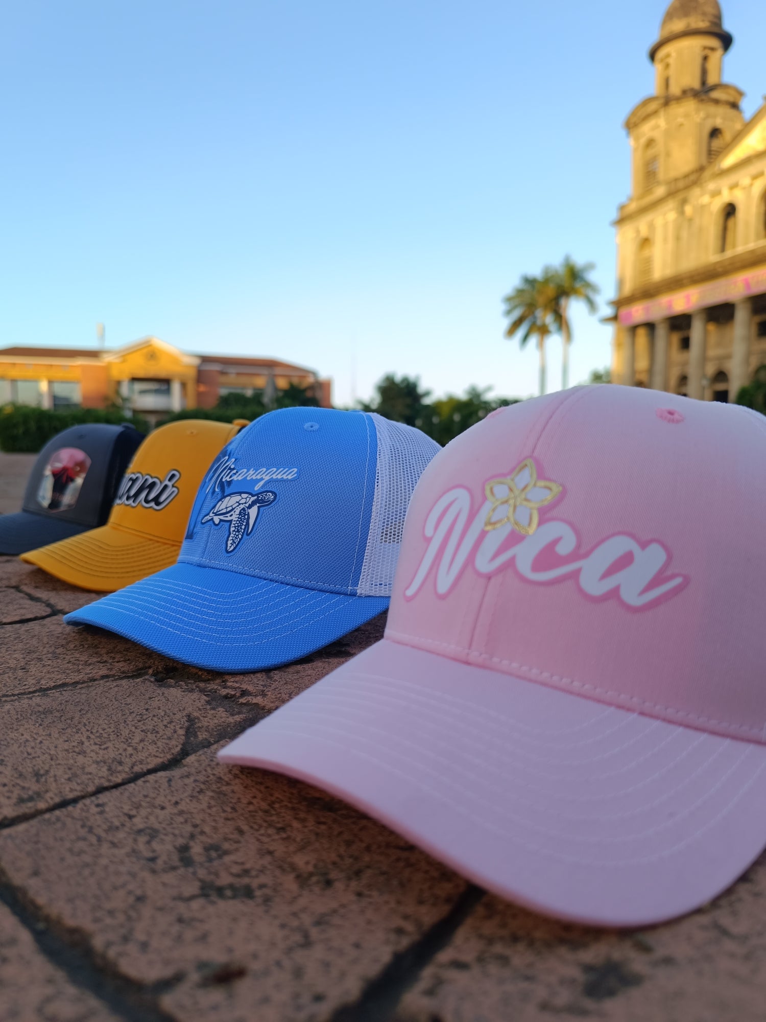 Gorras de Malla Premium Piro – Colibrí Nicaragua