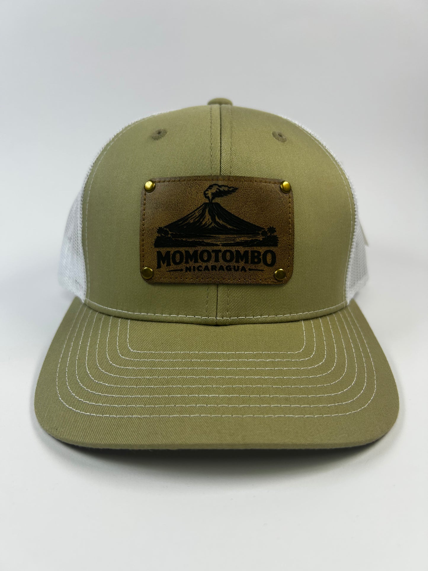 Gorra Momotombo Parche de Cuero (Beige)