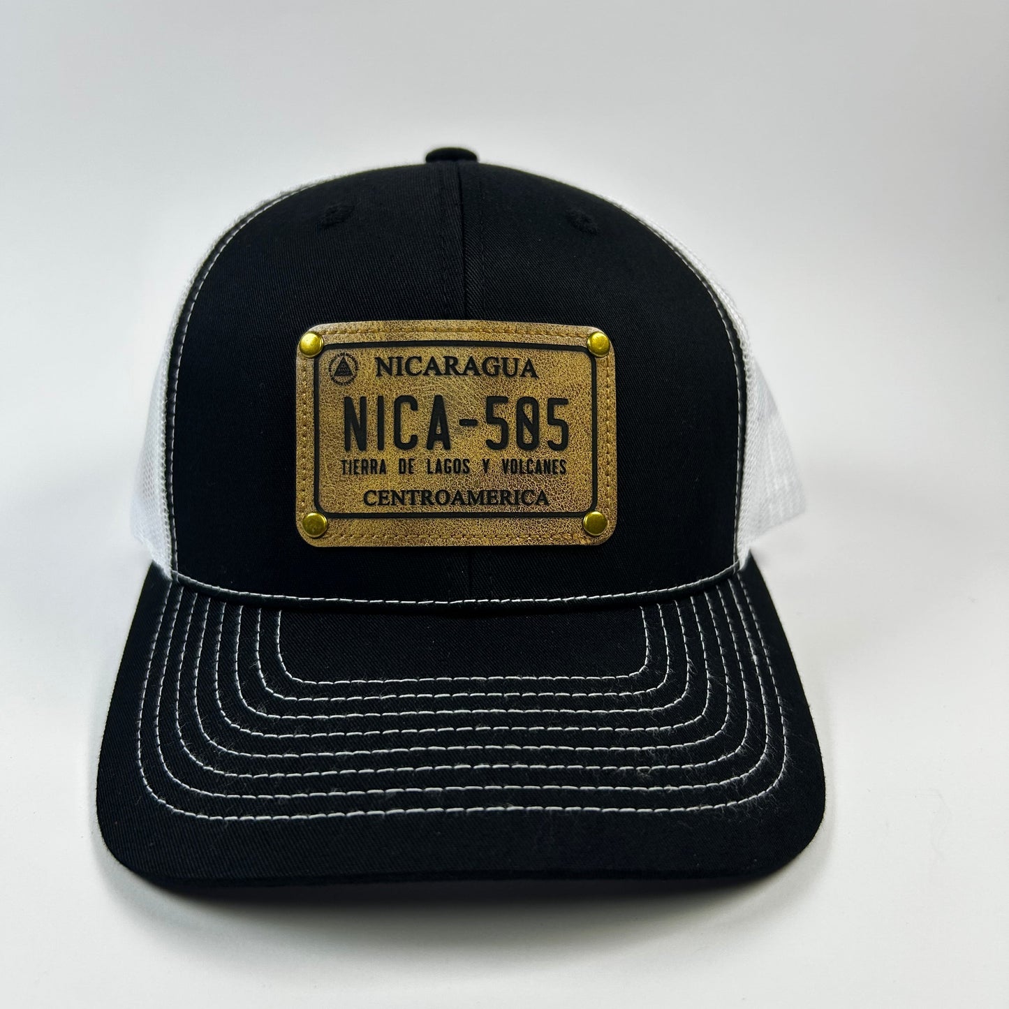 Gorra Nica 505 Parche Cuero (negro / blanco)