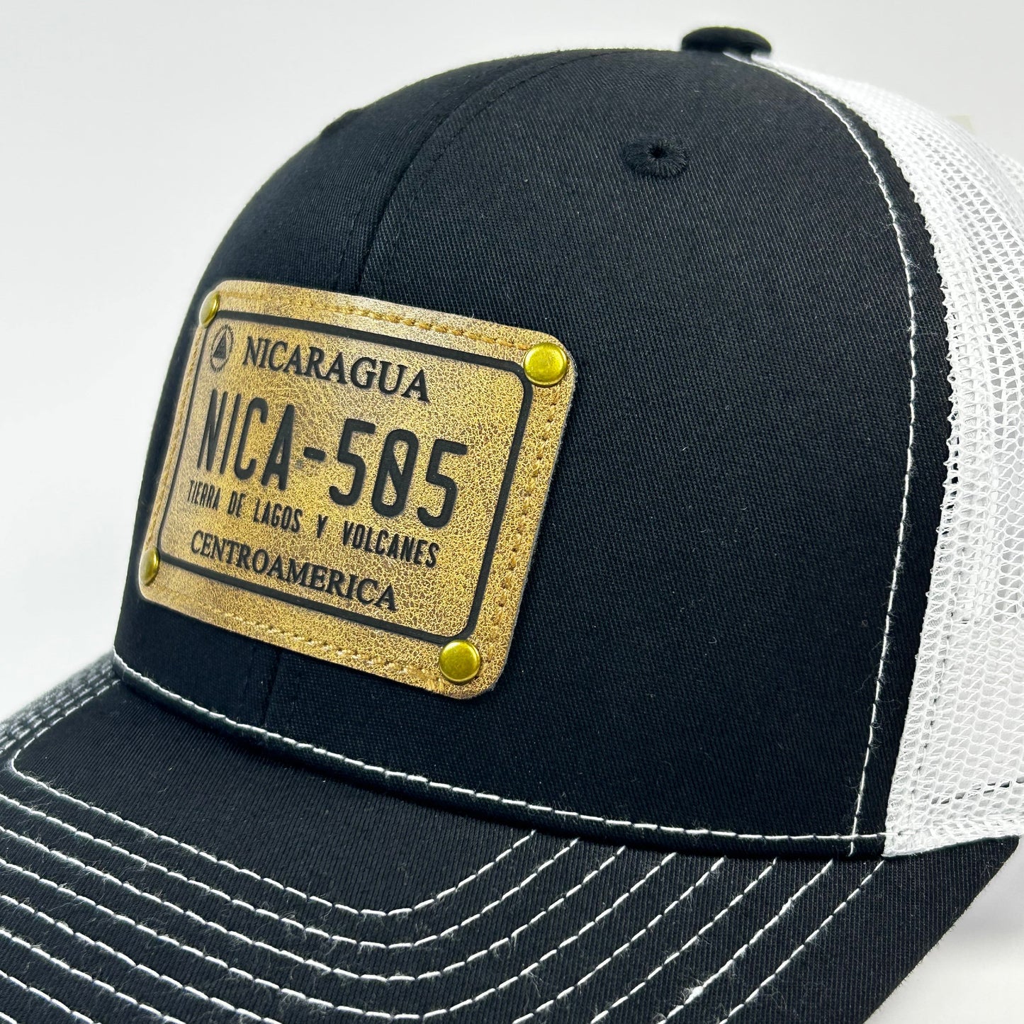 Gorra Nica 505 Parche Cuero (negro / blanco)
